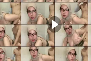 Cewek Jilbab Cantik Kacamata Binal Ke Enakan Di Doggy poster